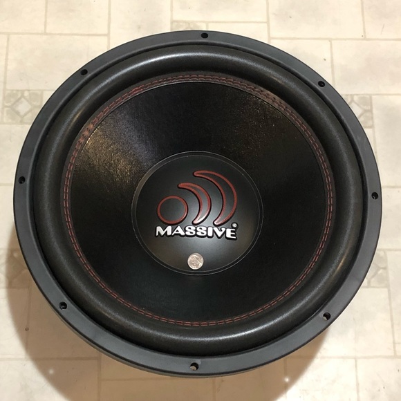 MASSIVE GTX 154 1400 Watt Speaker - Picture 3 of 5